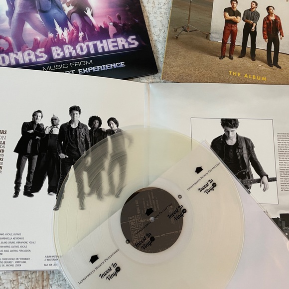Jonas Brothers Vinyl Bundle (“Who I Am” & “The Album”) *Like New* - Picture 2 of 3